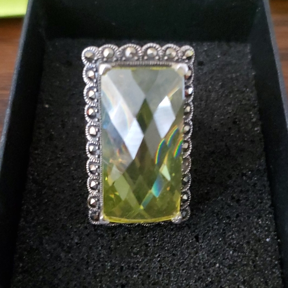 Jewelry - STERLING SILVER PERIDOT RING